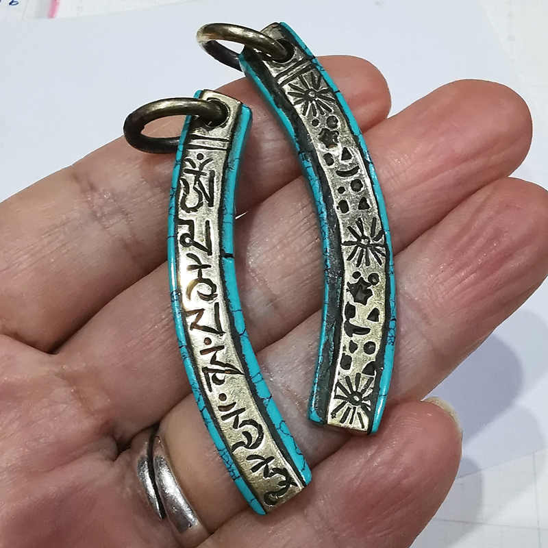 Tibetan Mantras Amulet Charms  - Ethnic Fashion Com recension och pris