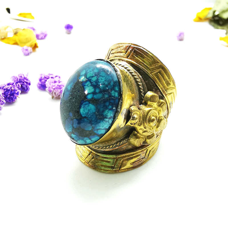 Tibetan Big Rings for Man Gold - Ethnic Fashion Com recension och pris